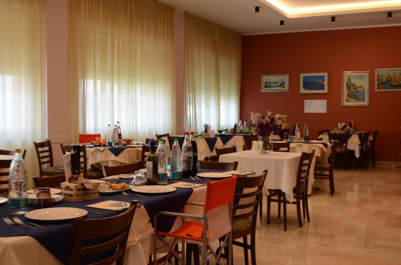 Hotel Boston Cesenatico Exterior photo
