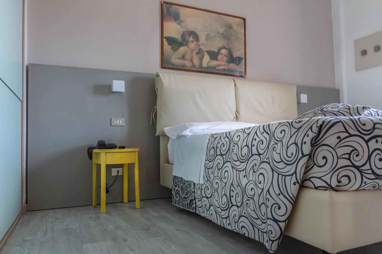 Hotel Boston Cesenatico Exterior photo